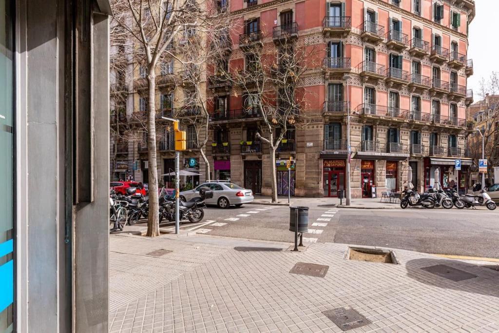 One Bedroom Apartment In Barcelona City Center Экстерьер фото